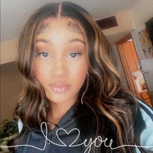 Meet your Posher, Saraaa